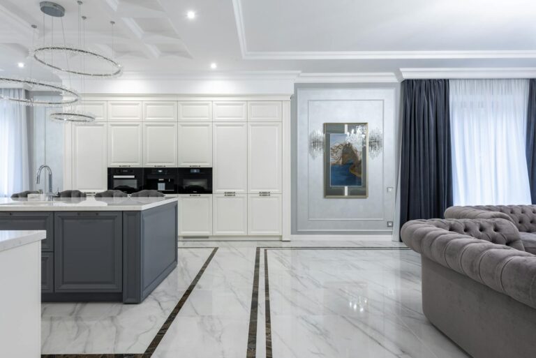 Cops Break Into Elite Island Home – Lawsuit Reveals Shocking Details!
