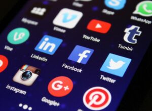 Dumbest Idea Ever? – WhatsApp Users Flee After Meta’s Shocking Move!