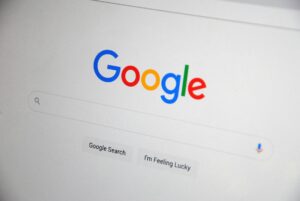 Google Search Just Got a Voice – Listen to Your Results Like a Podcast!