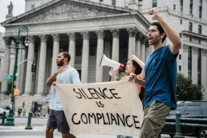 Maniac Storms NYC Courthouse — What Happened Next Will Shock You!