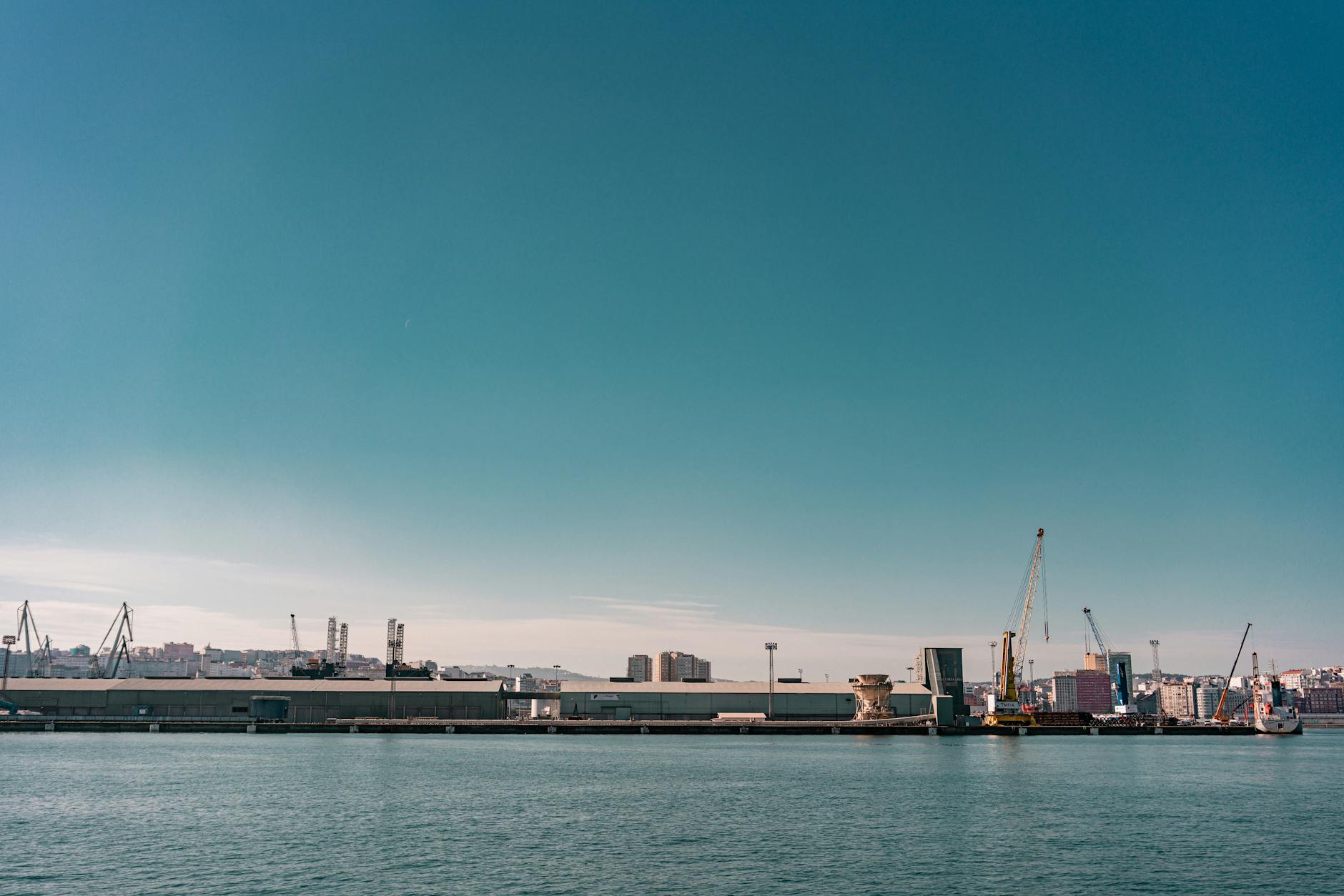 Port of LA Cargo Drop: Trump Tariffs Impact Shipping