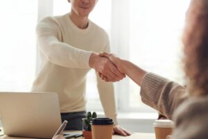 Starbucks Hiring Spree Meets Union Push – What’s Brewing?
