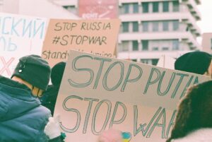 Ukraine Under Russian Missile & Drone Attack, 3 Wounded