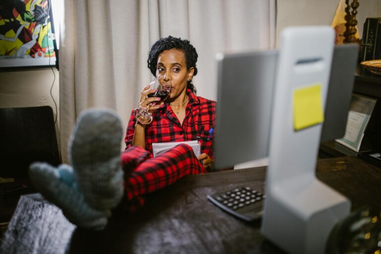 WFH Era Over? London Firms Push Employees Back to the Office!