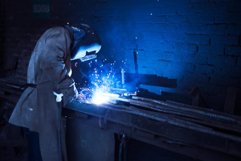 EU Fights Back: Trump’s 30% Tariff Sparks Trade War Fears – What’s Next?