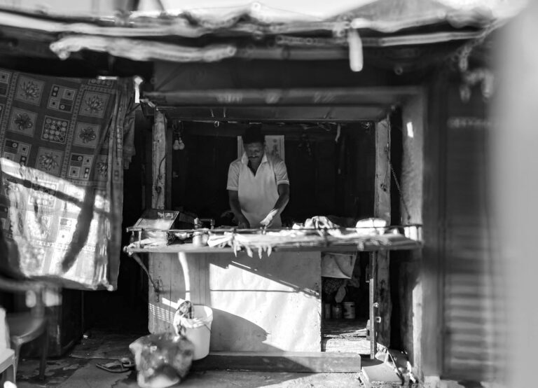 Shocking Assaults in India: Commissioner Beaten in Odisha, Vendor Slapped Unconscious in Kota!