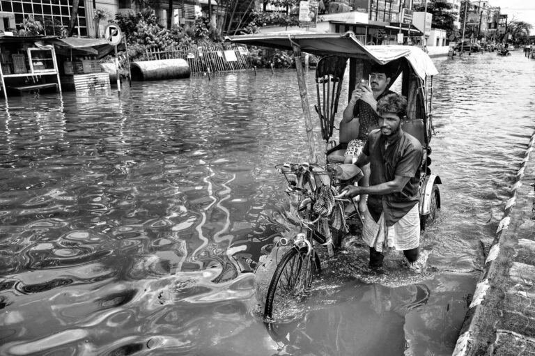 Bay of Bengal Cyclone Triggers Chaos – UP, Bihar Flooded, Delhi Braces for Heavy Rains!